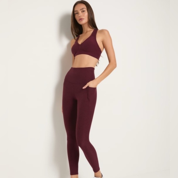 Stylish Burgundy Sports Set for Women - Picture 3 of 3